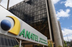 Anatel fará pronunciamento sobre serviço de voz do WhatsApp